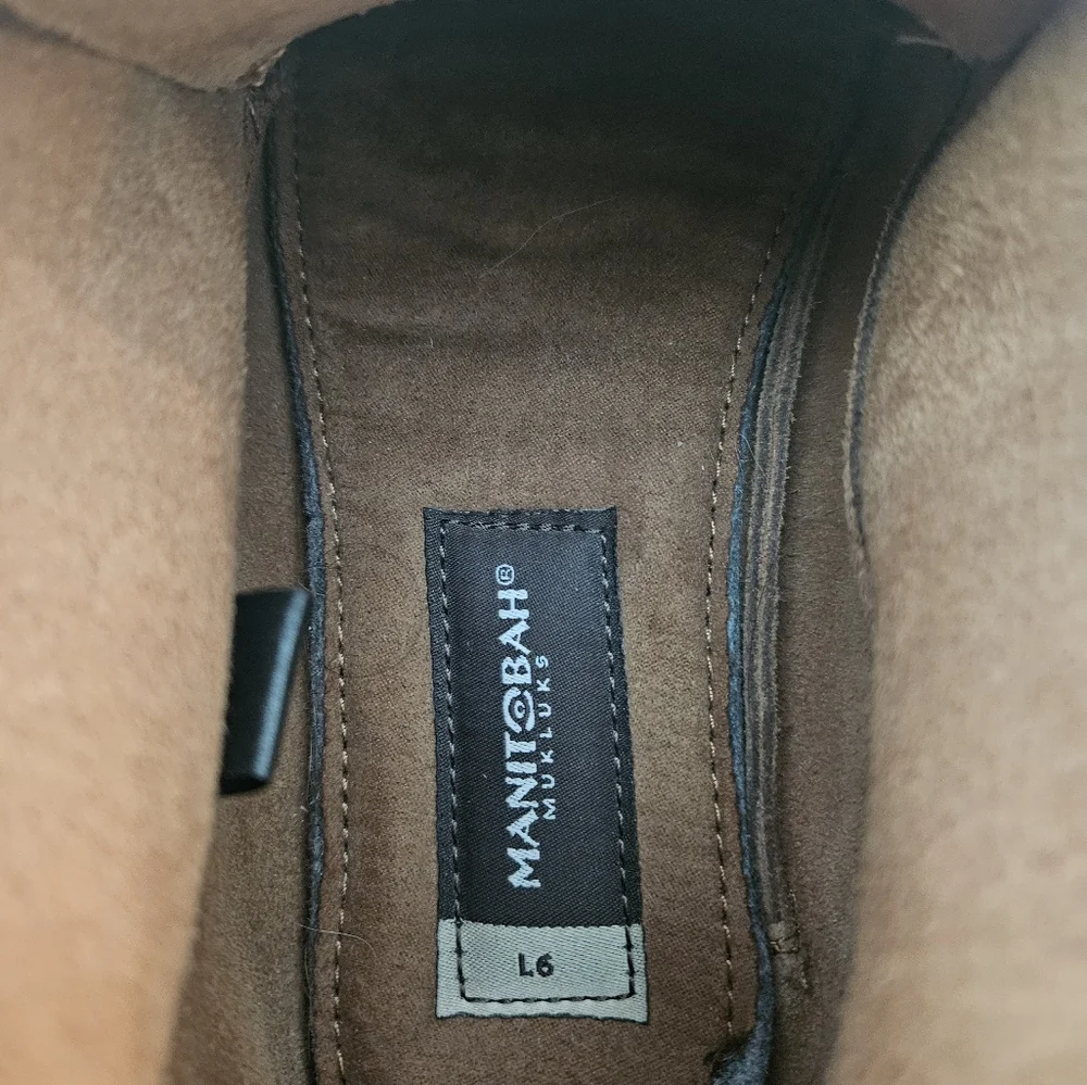 NWOT Manitobah Moccasins for Women - Picture 6 of 7